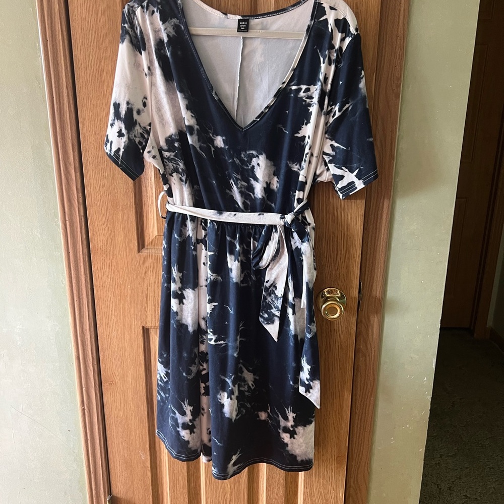 SHEIN Black and White Tie-Dye Midi Dress